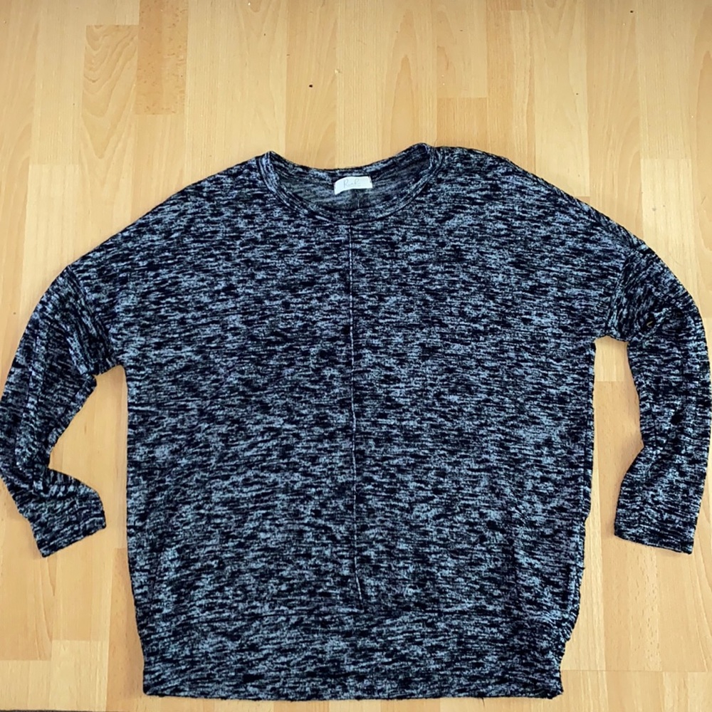 Long sleeve light sweater